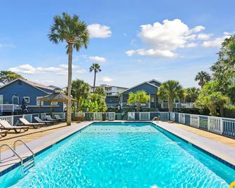 Folliday Inn - The Continental - Room 23 - Folly Beach - Piscina