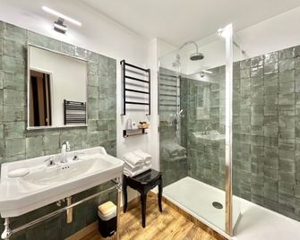 Hôtel des Basses Pyrénées - ביון
