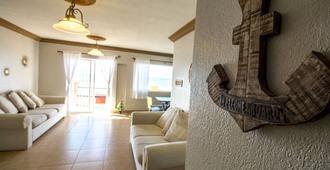 2 Bdr - Beachfront Apartment - Tijuana - Living room