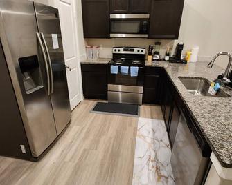 Beautifully furnished Town home - Odessa - Kitchen