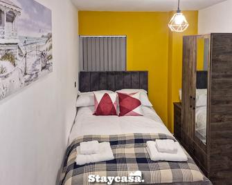 Delightful Spacious Haven With Large Driveway - Manchester - Bedroom