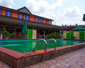 Esporta Suites Hotel & Resorts Magodo - Alimosho - Piscina