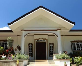 Guindulman Bay Tourist Inn - Guindulman - Edificio