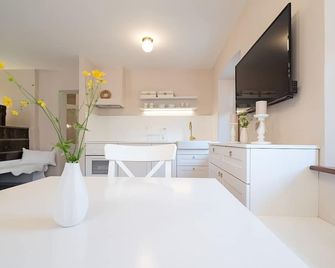 modern, well equipped apartment in a peaceful village in the heart of nature - Srednja Vas v Bohinju - Dining room