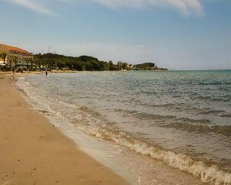 Paradise Village - Roda - Strand