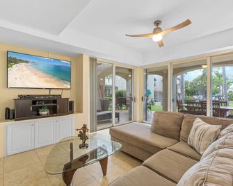 Palms at Wailea #307 Elegantly Remodeled, Ground Floor Unit, Ocean View, Wifi - Wailea - Salon