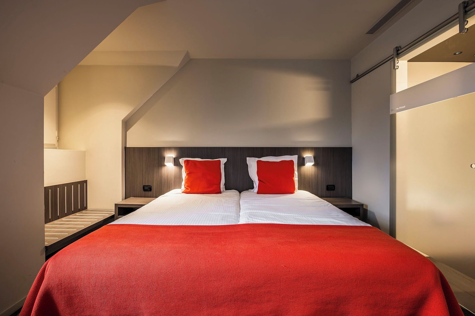 Square Hotel - קורטרייק - חדר שינה