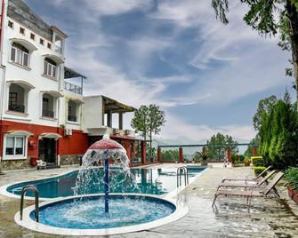 Grand View Resort - Nāhan - Piscina