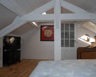 In the shade of the great oaks or in front of a roaring fire - Lencouacq - Habitación