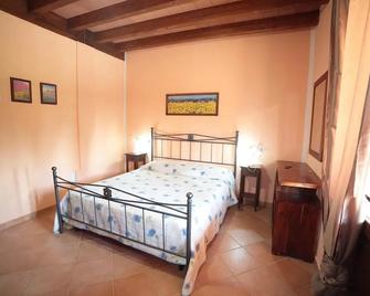 Terre Dell'Amore - Bagno Roselle - Habitación