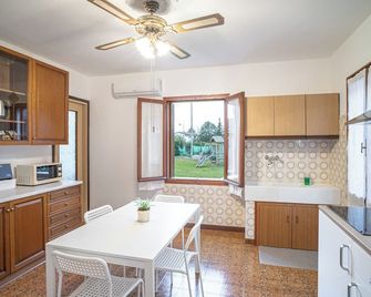 La Casetta di Roveredo - Roveredo in Piano - Kitchen