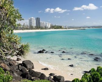 Breezy Bohemian Abode - Minutes from Burleigh Beach - Burleigh Heads - Playa