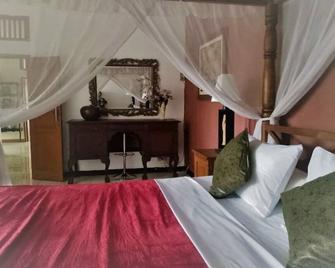 Kembang guest House - Padasul - Habitación