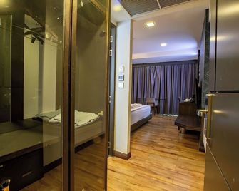 Holatel Hotel Phitsanulok - Phitsanulok