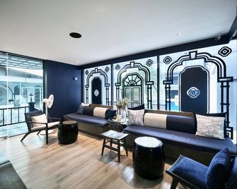 Bhukitta Boutique Hotel Phuket Town - Phuket - Lounge