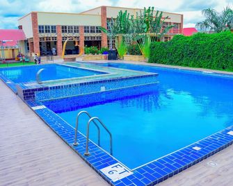 The Residence Hotel Dodoma - Dodoma - Piscina