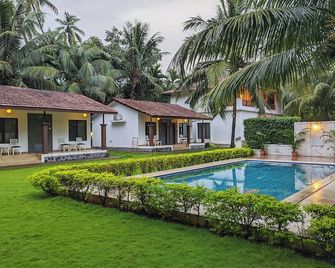Ice Apple Resort - Alibag - Pool