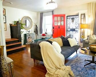 Historic Garden Oasis Home in Philly - Philadelphia - Stue