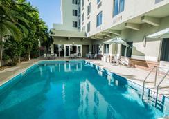 Comfort Suites Miami Airport North 89 2 4 1 Miami Springs