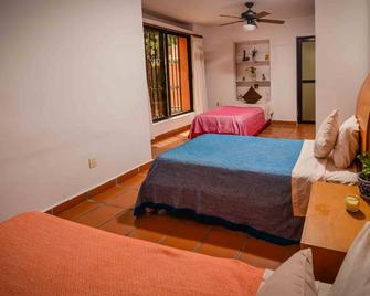 Eclipse Bed and Breakfast - Cancún - Bedroom