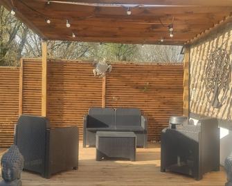 The obvious combination of charm and serenity - Le Croisty - Patio