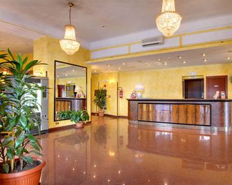 Hotel California - Rome - Front desk