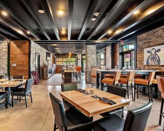 Cobblestone Hotel & Suites Waukesha West Milwaukee - Waukesha - Restaurant