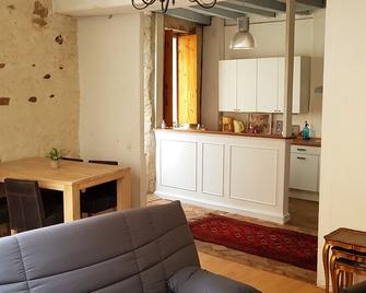 Comfortable, quiet and bright center house 7pers - Château-Gontier - Salon