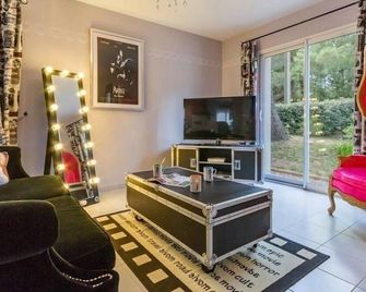 Maison Neuve en Bord de Mer avec Jardin Boisé, Wifi, et Équipements Complets - FR-1-306-1096 - Saint-Brevin-les-Pins - Salon