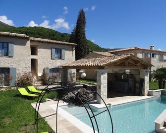 Les 4 Elements - Tourrettes-sur-Loup - Piscina