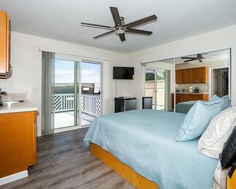 Country Comfort & Ac 2 Bedroom - 30 Days - Kaneohe - Bedroom