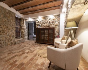 Hostal Can Xicu - Capmany - Sala de estar