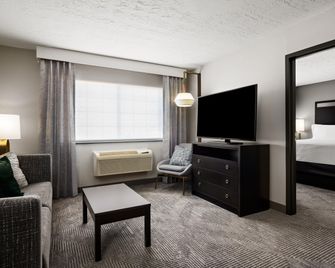 Holiday Inn & Suites Albuquerque Airport By IHG - אלבקורקי - סלון