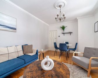 The Angel Collection - London - Living room