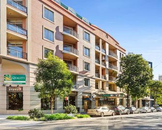 Bright Inner-West Stay with Pool Access - Sydney - Bâtiment