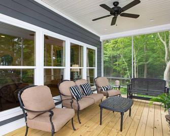 Beautiful Cottage With Amazing View Of Barren River Lake! - Scottsville - Patio
