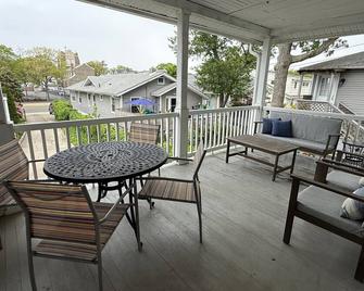 Beautiful 2 Br Beach Rental, Includes Washer/Dryer - Bradley Beach - Балкон