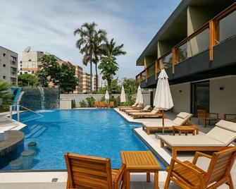 Meu Lugar na Praia Tropical - Guarujá - Piscina