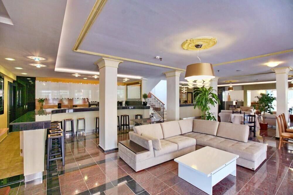 Theofilos Classic Hotel - מיטילנה - לובי