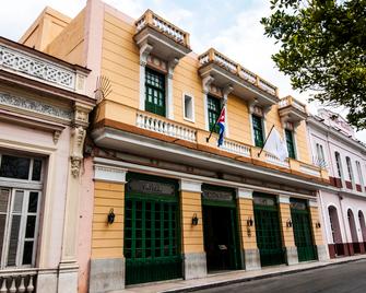 Cubanacan e Velasco - Matanzas - Edificio