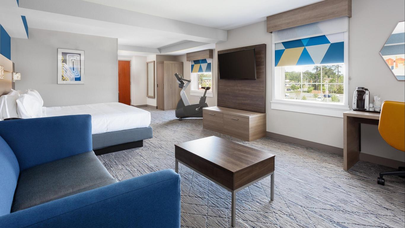 Holiday Inn Express & Suites Williamsburg