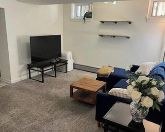 Chic 1-bedroom apartment in Washington Park neighborhood - Denver - Sala de estar