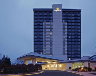 La Quinta Inn & Suites By Wyndham Minneapolis Bloomington W - Bloomington - Building