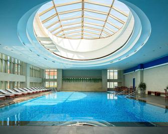 Renaissance Tianjin Teda Convention Centre Hotel - Tientsin - Piscina
