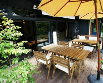 Saku Cafe - Daigo - Patio