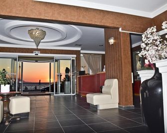 Hotel Cristina Maris - Loutraki - Lobby