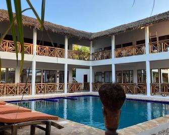 M&M Villas Zanzibar - Kiwengwa - Pool