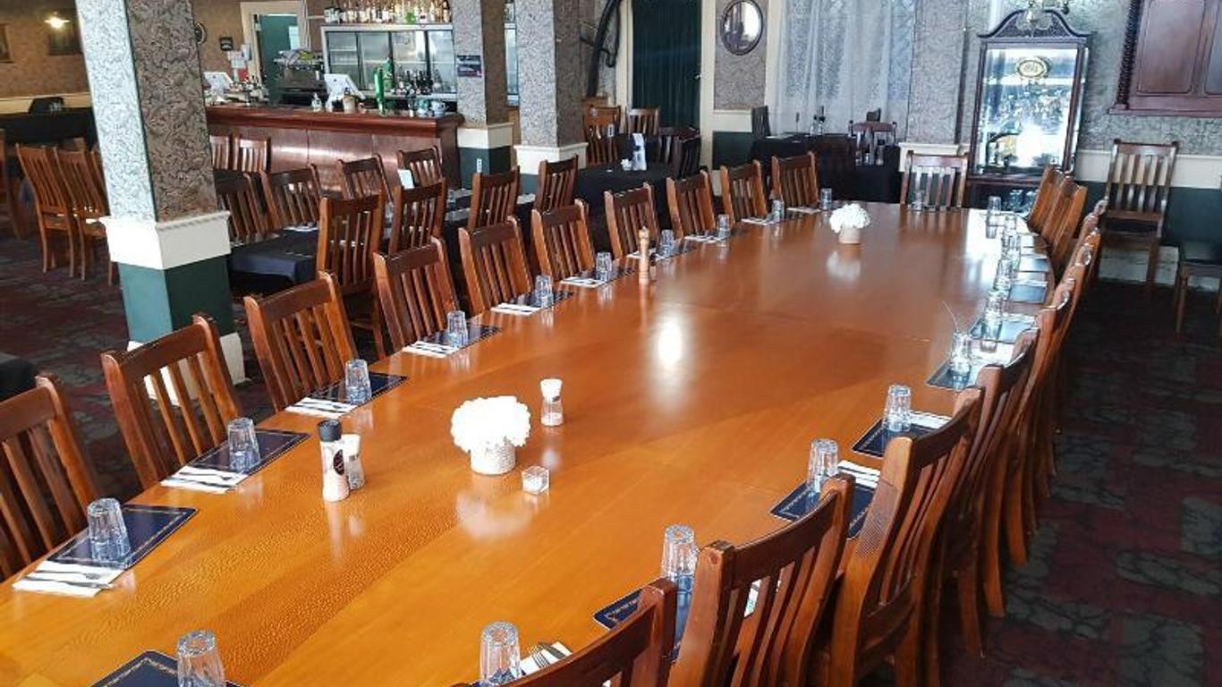 Northern Wairoa Hotel
