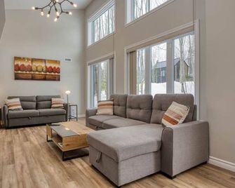Hôtel à la maison - Le Verseau, golf et ski! - Thetford Mines - Living room