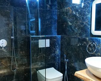 Bora Bora Hotel Ksamil - Ksamil - Bathroom